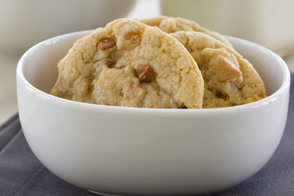 Recipe: Chewy Oatmeal Cookies with Butterscotch & Cinnamon